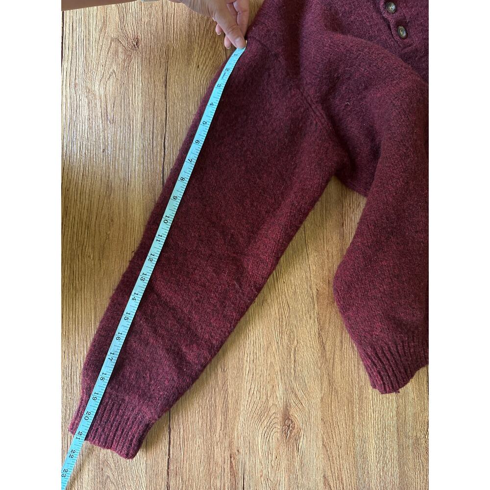 L.L. Bean Vtg 100% Lambswool Red Chunky Sweater Size Small - Picture 8 of 9